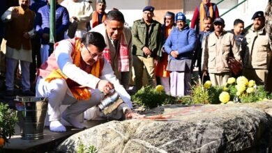 Photo of धामी ने कैंची धाम से सांस्कृतिक उत्सव का किया शुभारंभ, गोल्ज्यू मंदिर में चलाया स्वच्छता अभियान