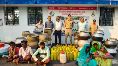 Photo of ◼️ पुलिस की त्वरित कार्यवाही, अधिक मात्रा में महुआ शराब निर्माण करते व बिक्री करते 06 आरोपी गिरफ्तार। 